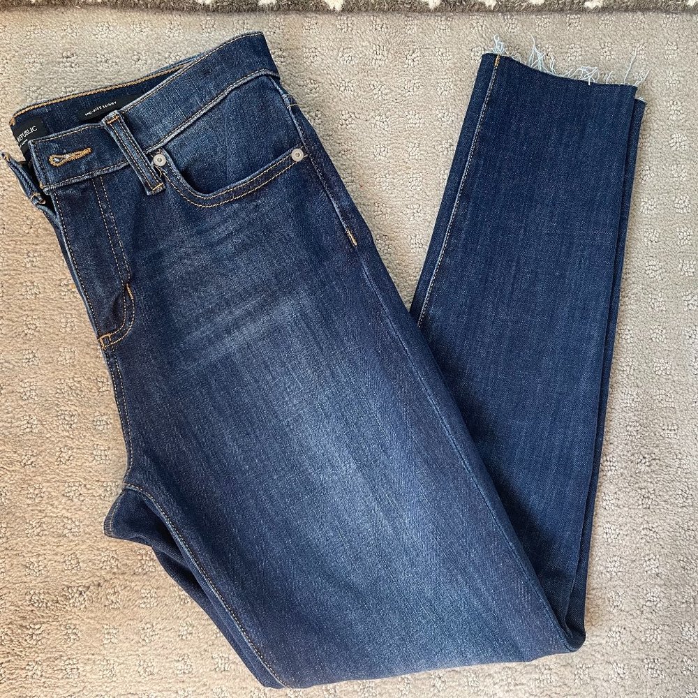 Womens jeans, banana size 28